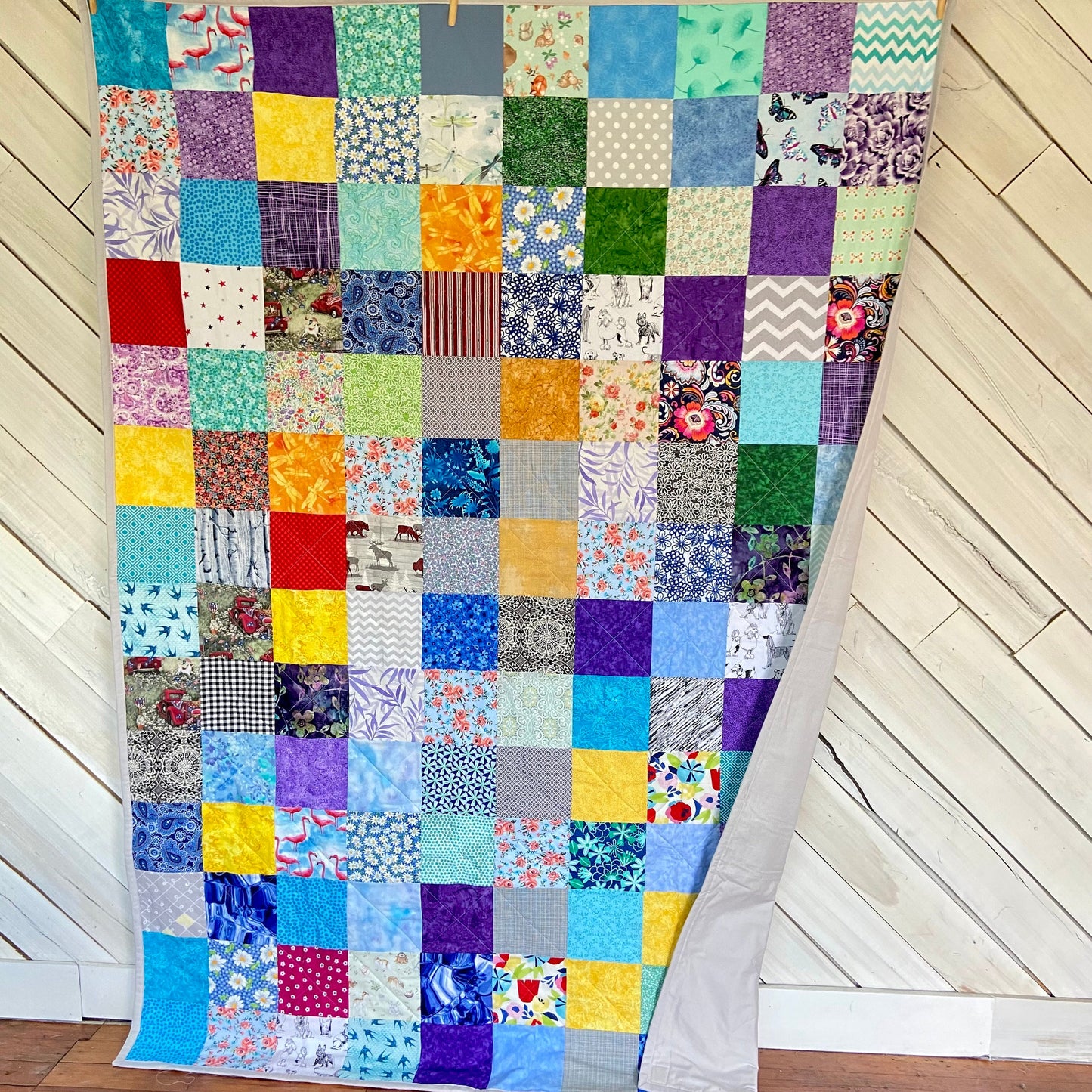 Twin Bed Quilt in Scrappy Patchwork Style. Colorful Quilted Bedspread for Twin Size Bed.