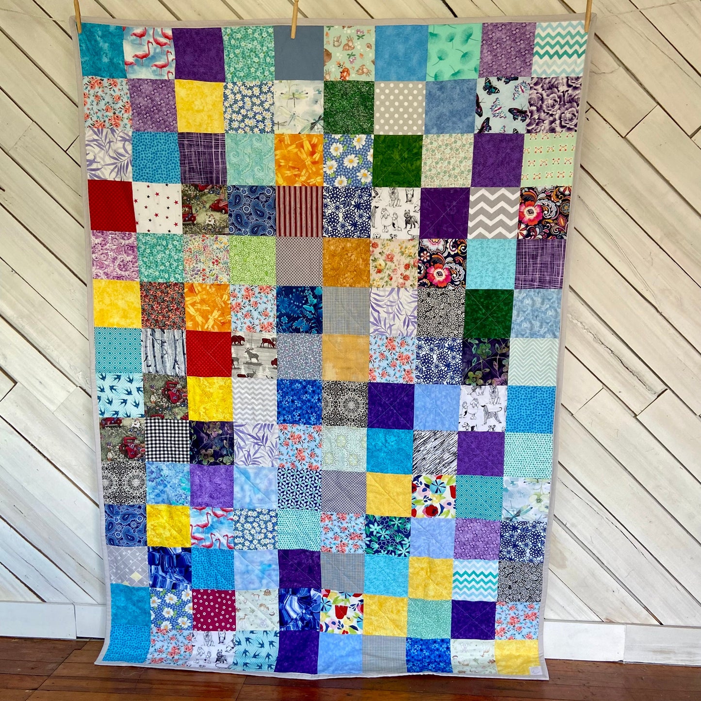 Twin Bed Quilt in Scrappy Patchwork Style. Colorful Quilted Bedspread for Twin Size Bed.