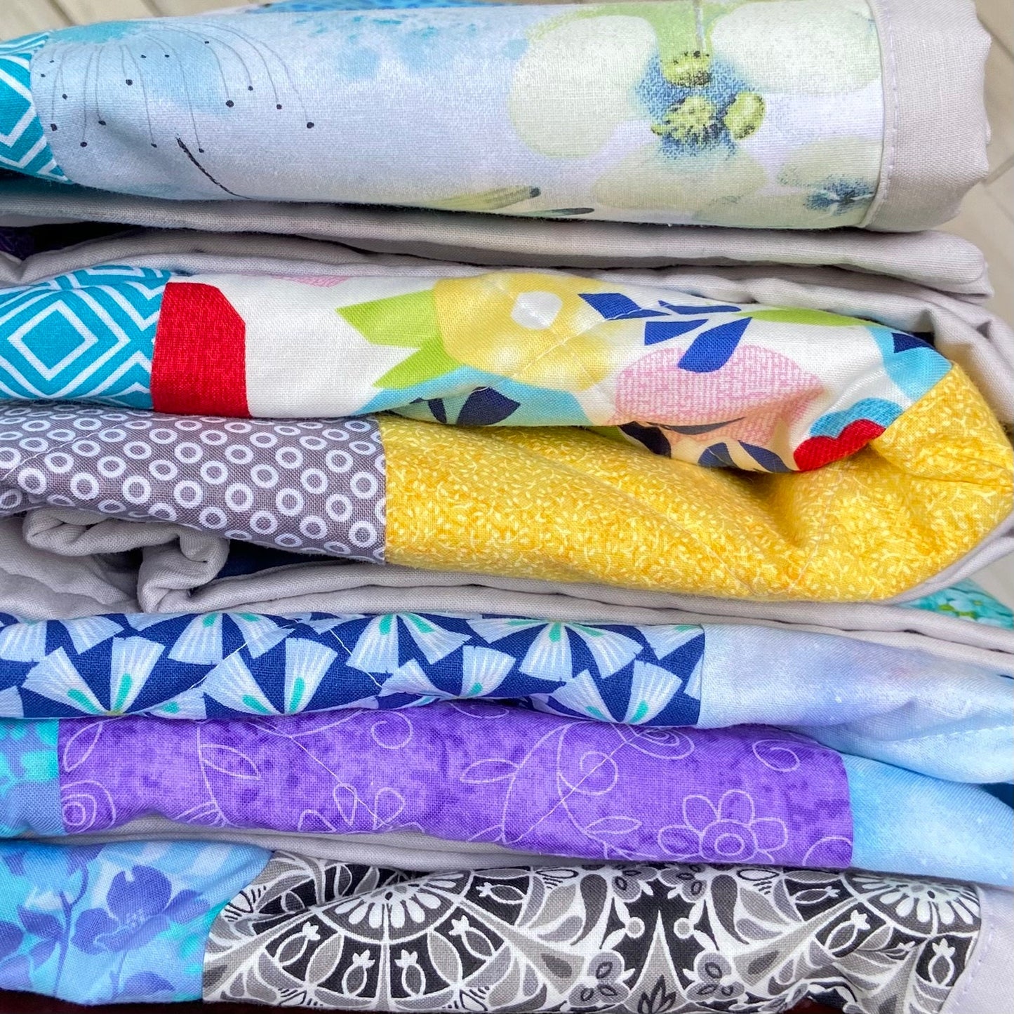 Twin Bed Quilt in Scrappy Patchwork Style. Colorful Quilted Bedspread for Twin Size Bed.