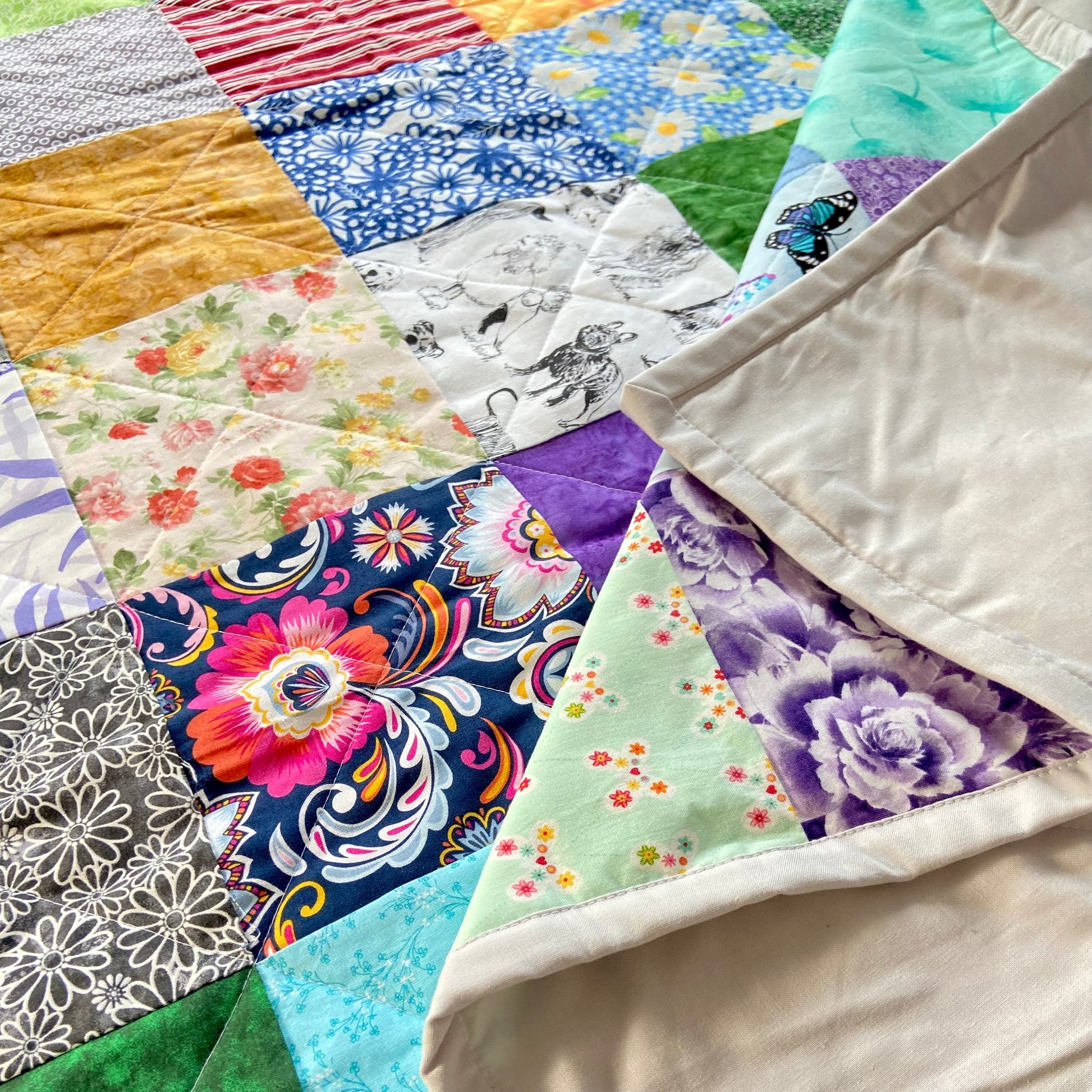 Twin Bed Quilt in Scrappy Patchwork Style. Colorful Quilted Bedspread for Twin Size Bed.