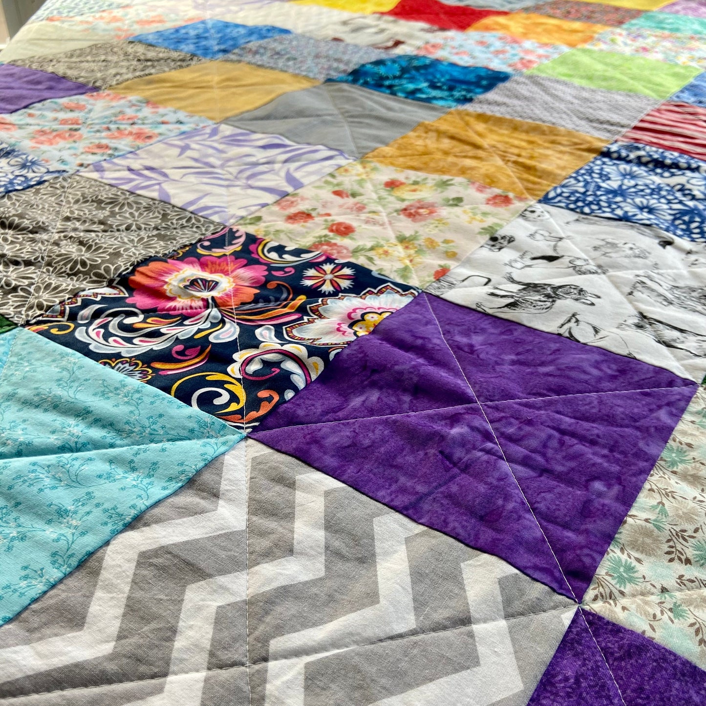 Twin Bed Quilt in Scrappy Patchwork Style. Colorful Quilted Bedspread for Twin Size Bed.