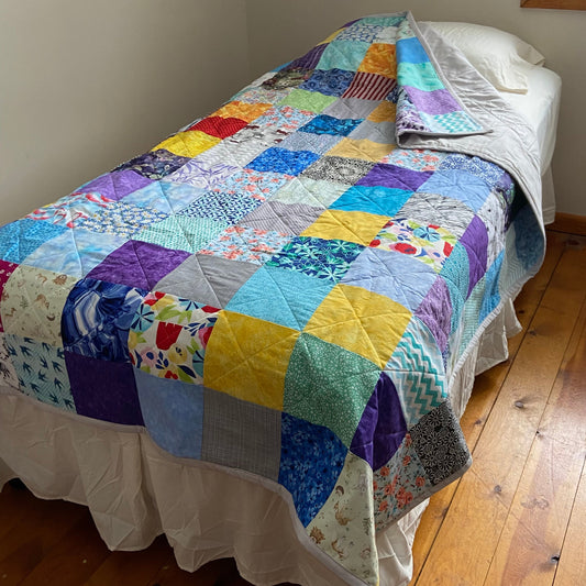 Twin Bed Quilt in Scrappy Patchwork Style. Colorful Quilted Bedspread for Twin Size Bed.